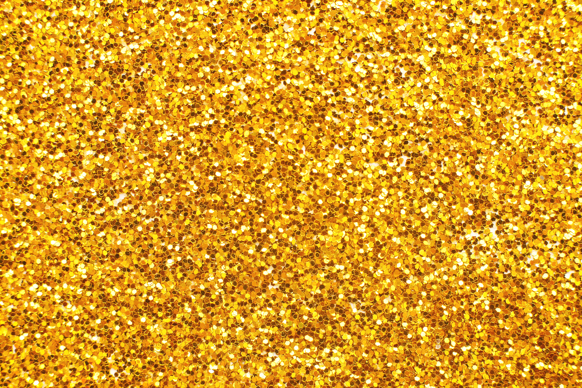 Glitter — Amarelo shutterstock_1956466837-very_compressed-scale-2_00x-gigapixel.png